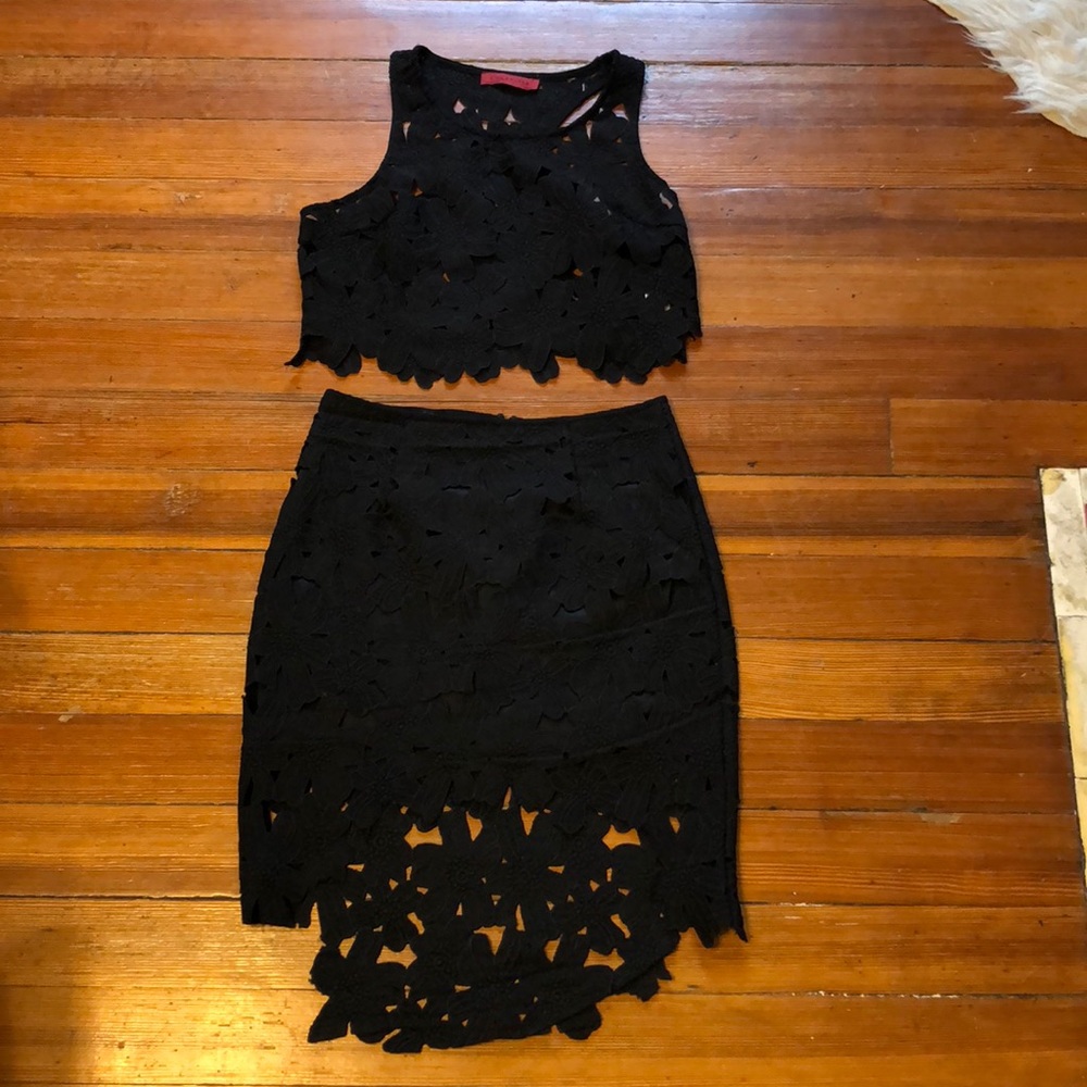 Black floral set